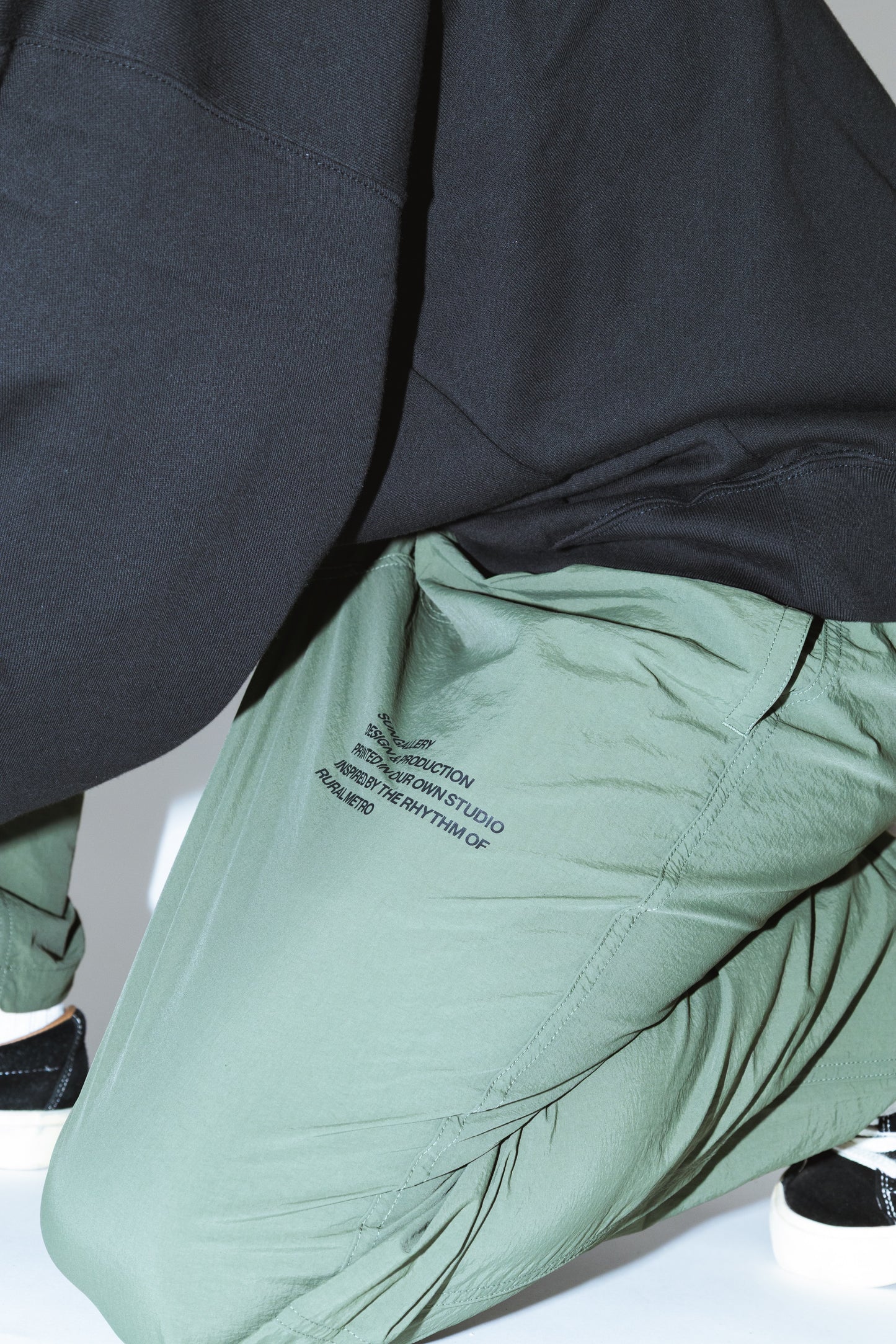 LIGHTWEIGHT NYLON PANTS