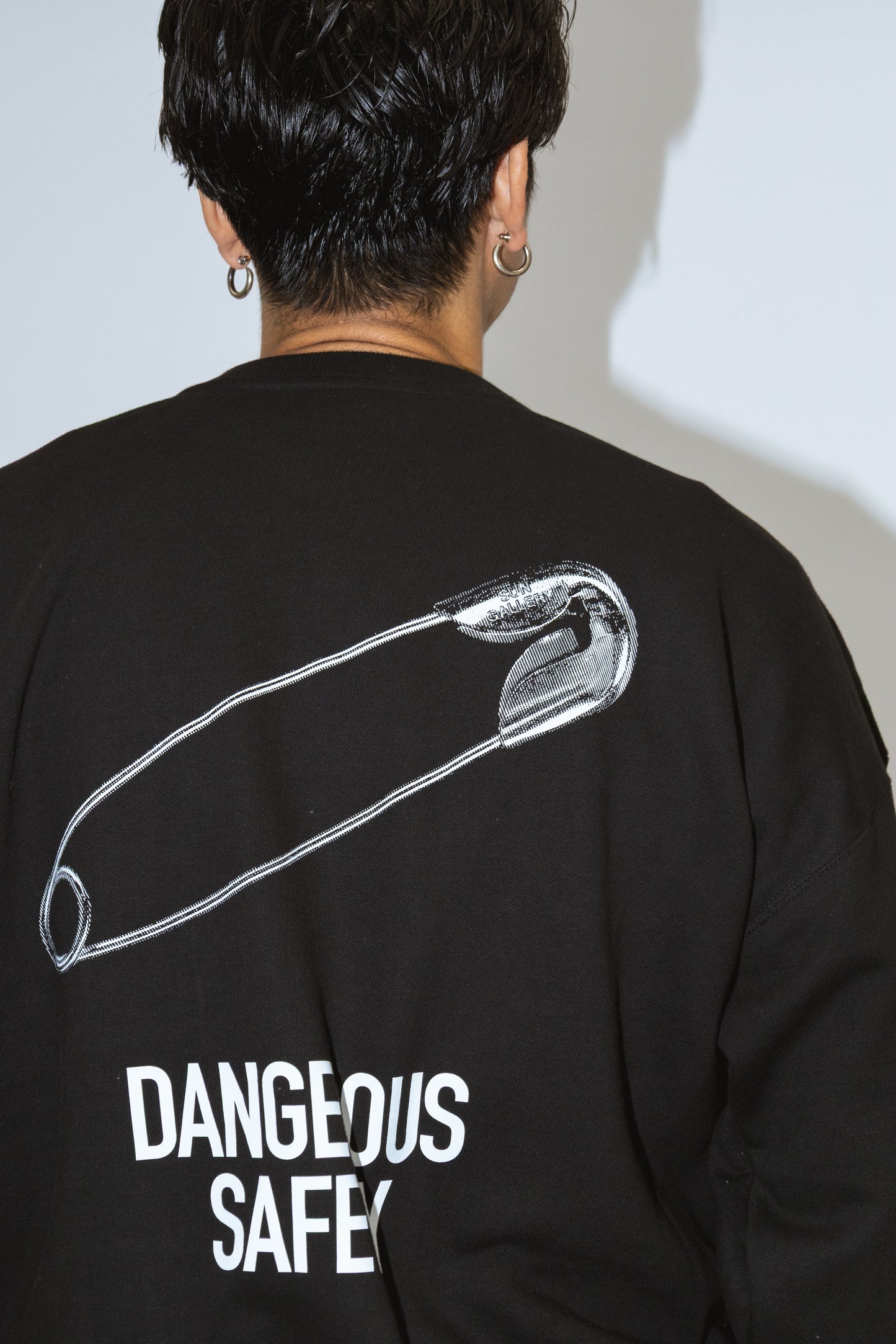 OVERSIZED SWEATSHIRT “SAFETY-PIN”