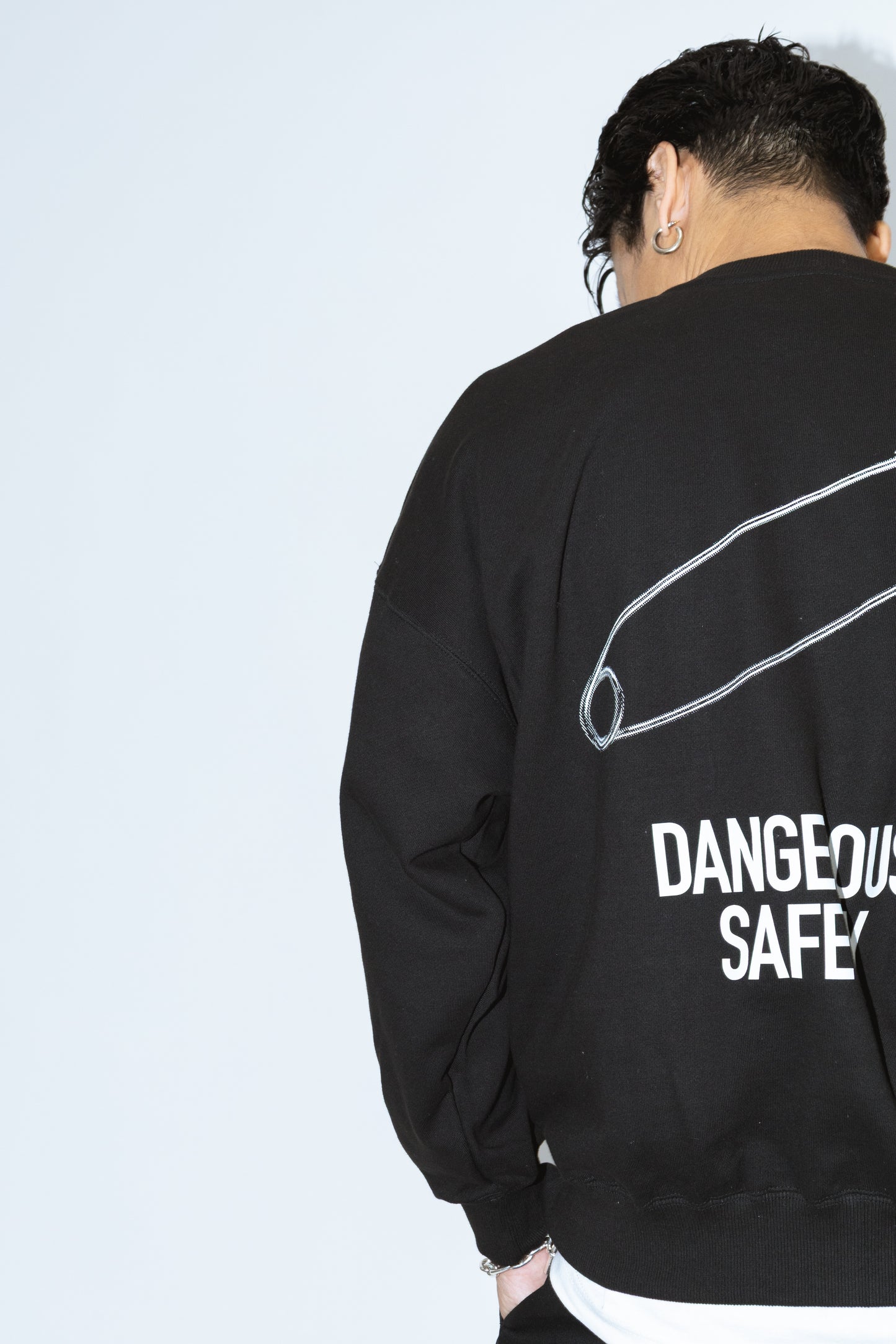 OVERSIZED SWEATSHIRT “SAFETY-PIN”