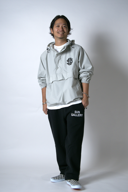 SG EMBLEM PULLOVER ANORAK