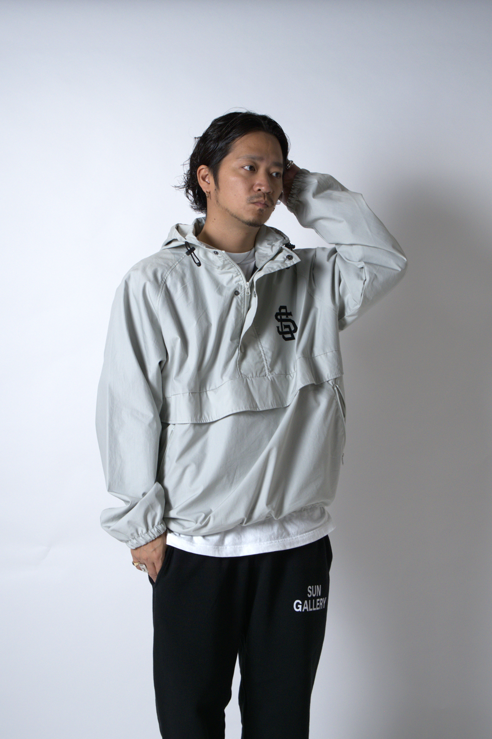 SG EMBLEM PULLOVER ANORAK