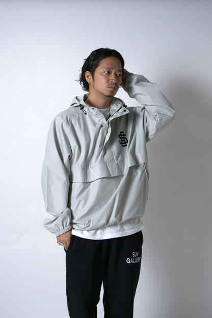 SG EMBLEM PULLOVER ANORAK