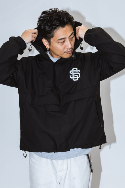 SG EMBLEM PULLOVER ANORAK