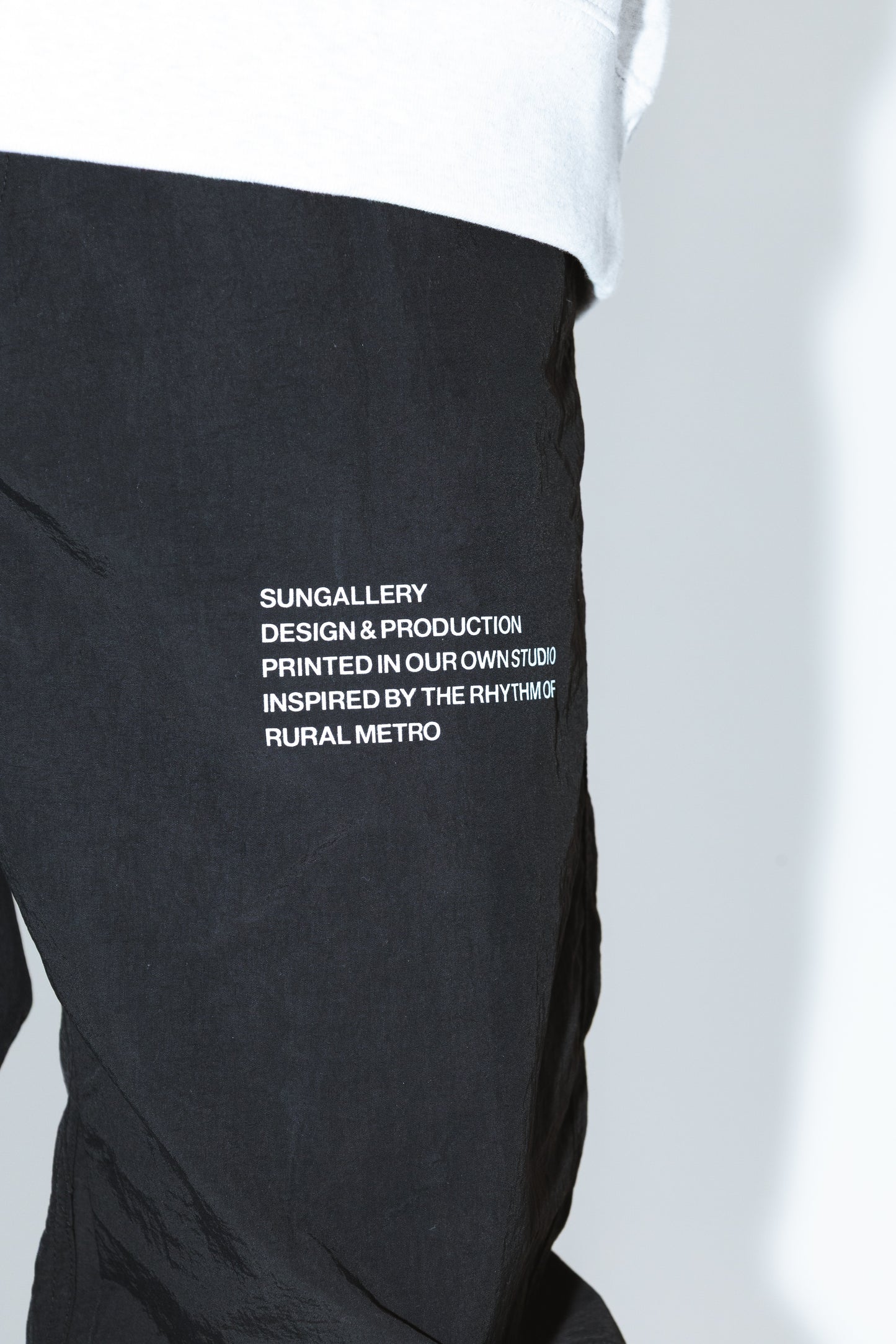 LIGHTWEIGHT NYLON PANTS