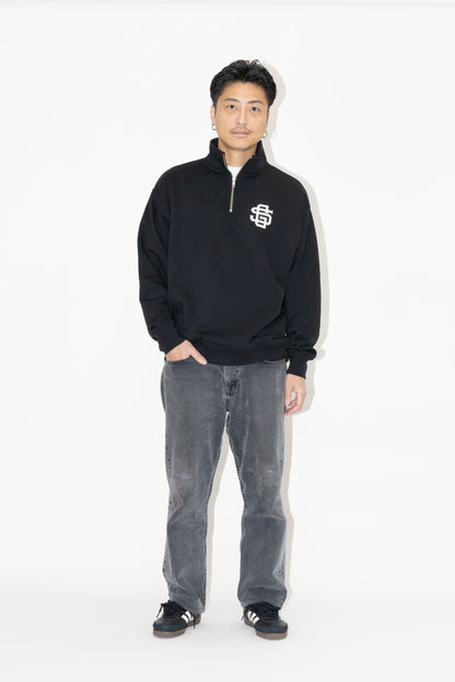 SG EMBLEM QUARTER ZIP SWEATSHIRT