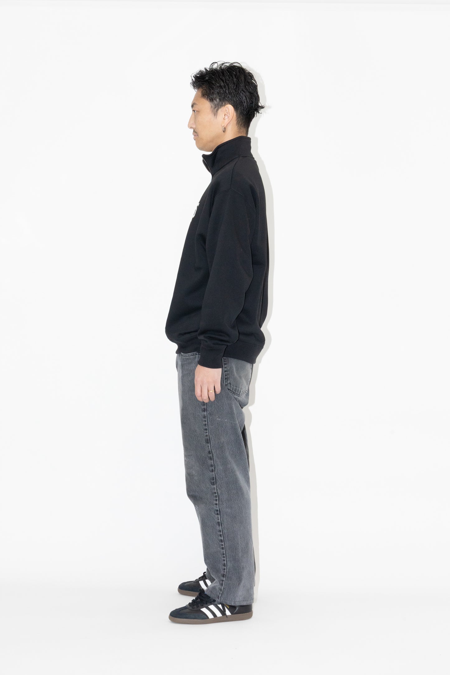 SG EMBLEM QUARTER ZIP SWEATSHIRT