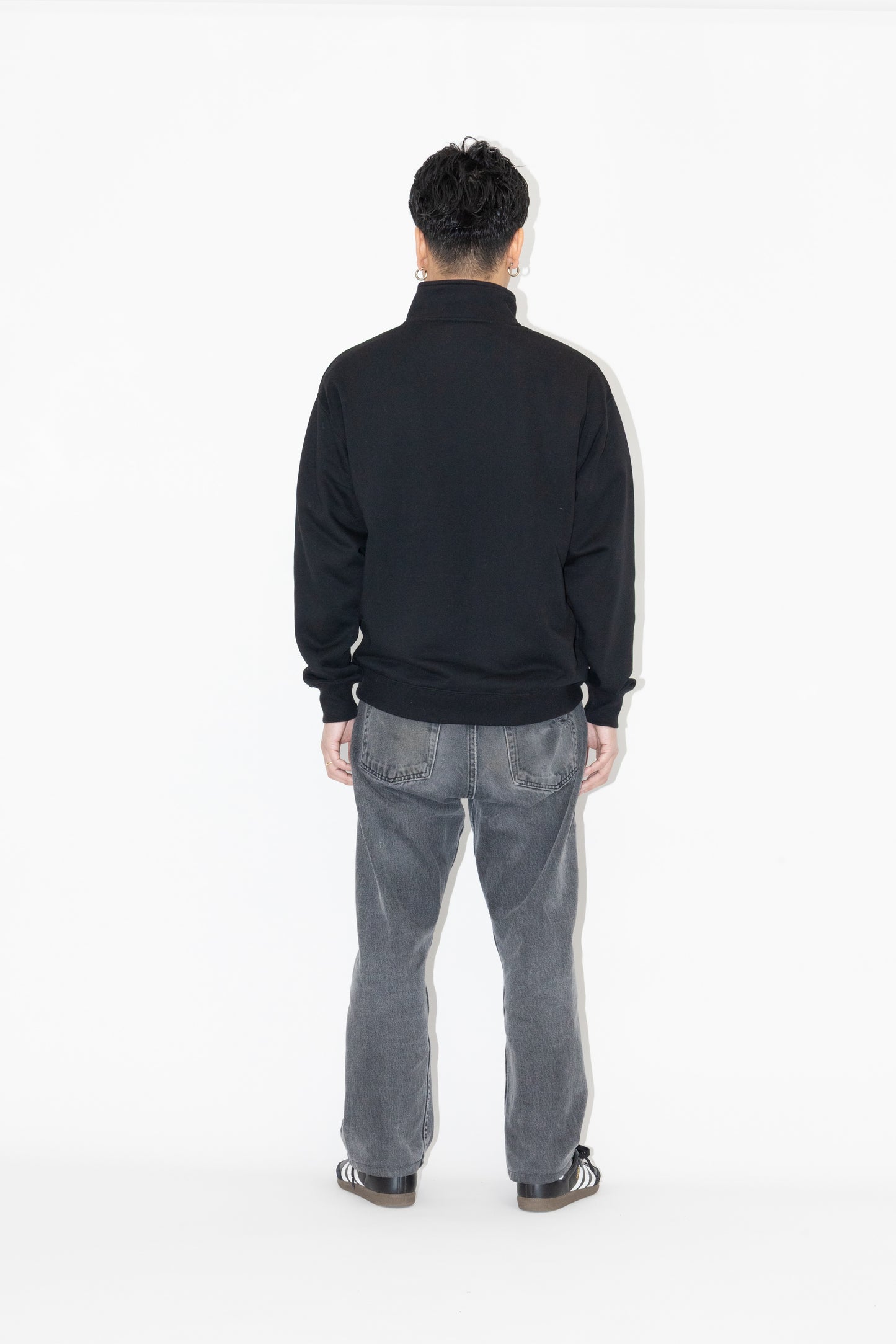 SG EMBLEM QUARTER ZIP SWEATSHIRT