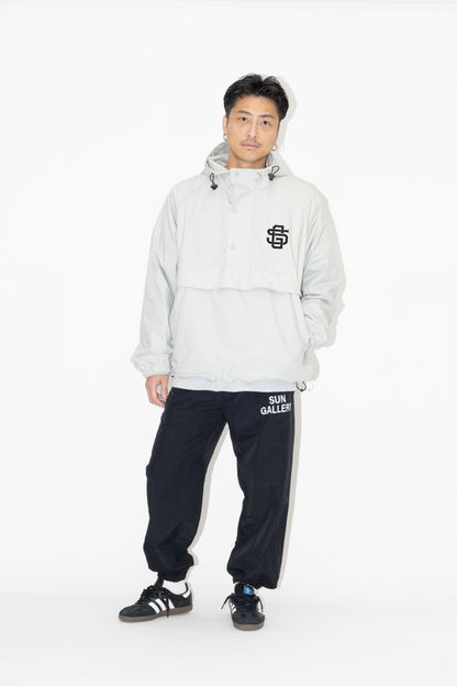 SG EMBLEM PULLOVER ANORAK