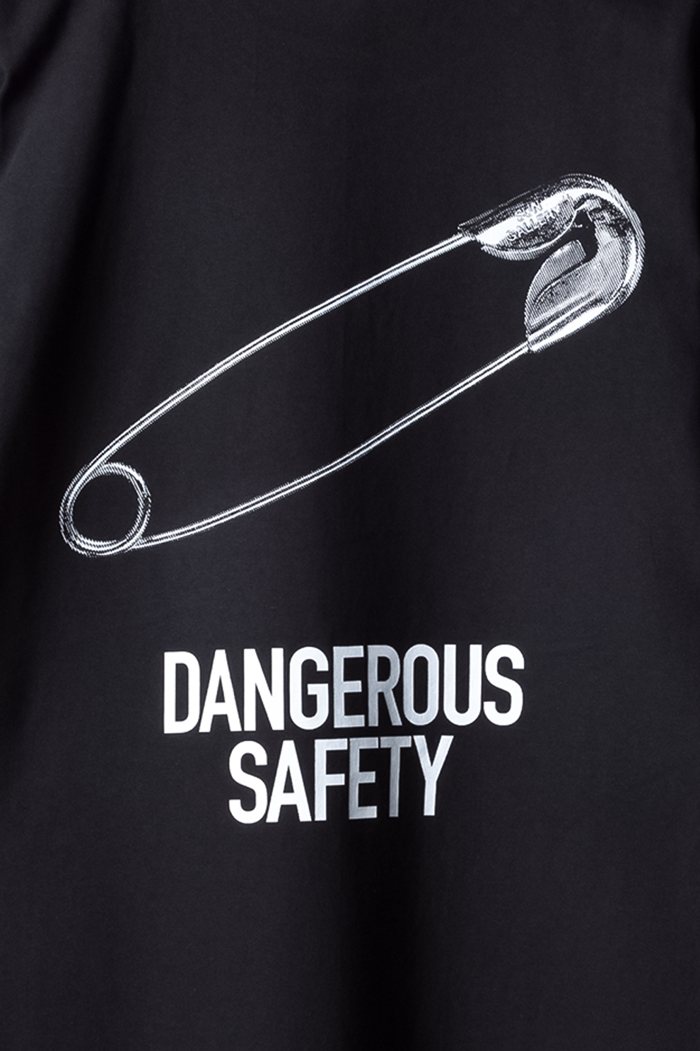 SUNGALLERY "SAFETY-PIN" T-SHIRT