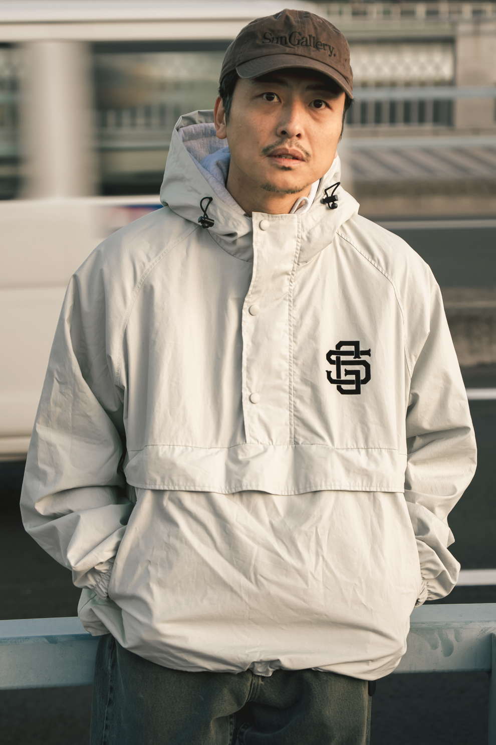 SG EMBLEM PULLOVER ANORAK
