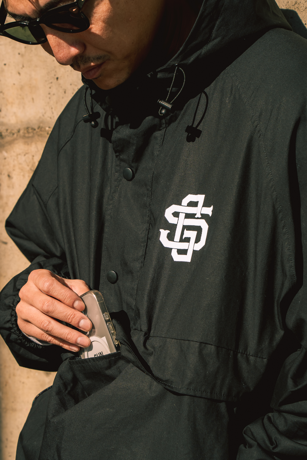 SG EMBLEM PULLOVER ANORAK
