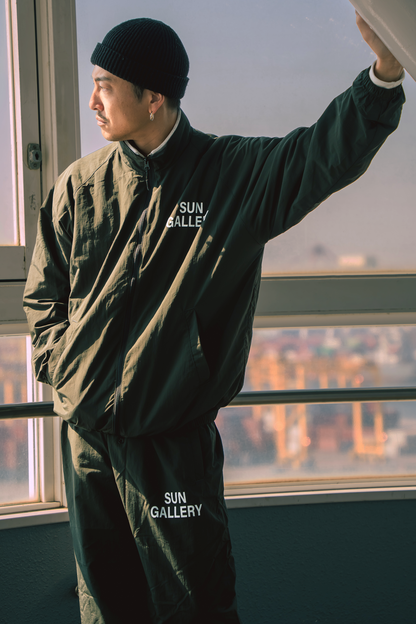 SUNGALLERY ナイロントラックセットアップ (オリーブ×ホワイト)