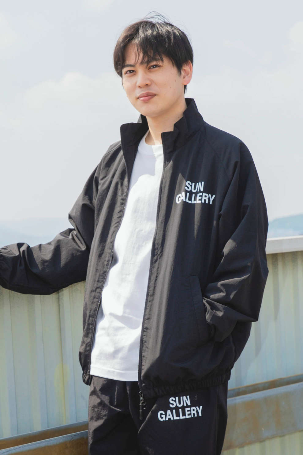 SUNGALLERY ナイロントラックセットアップ (ブラック×ホワイト)