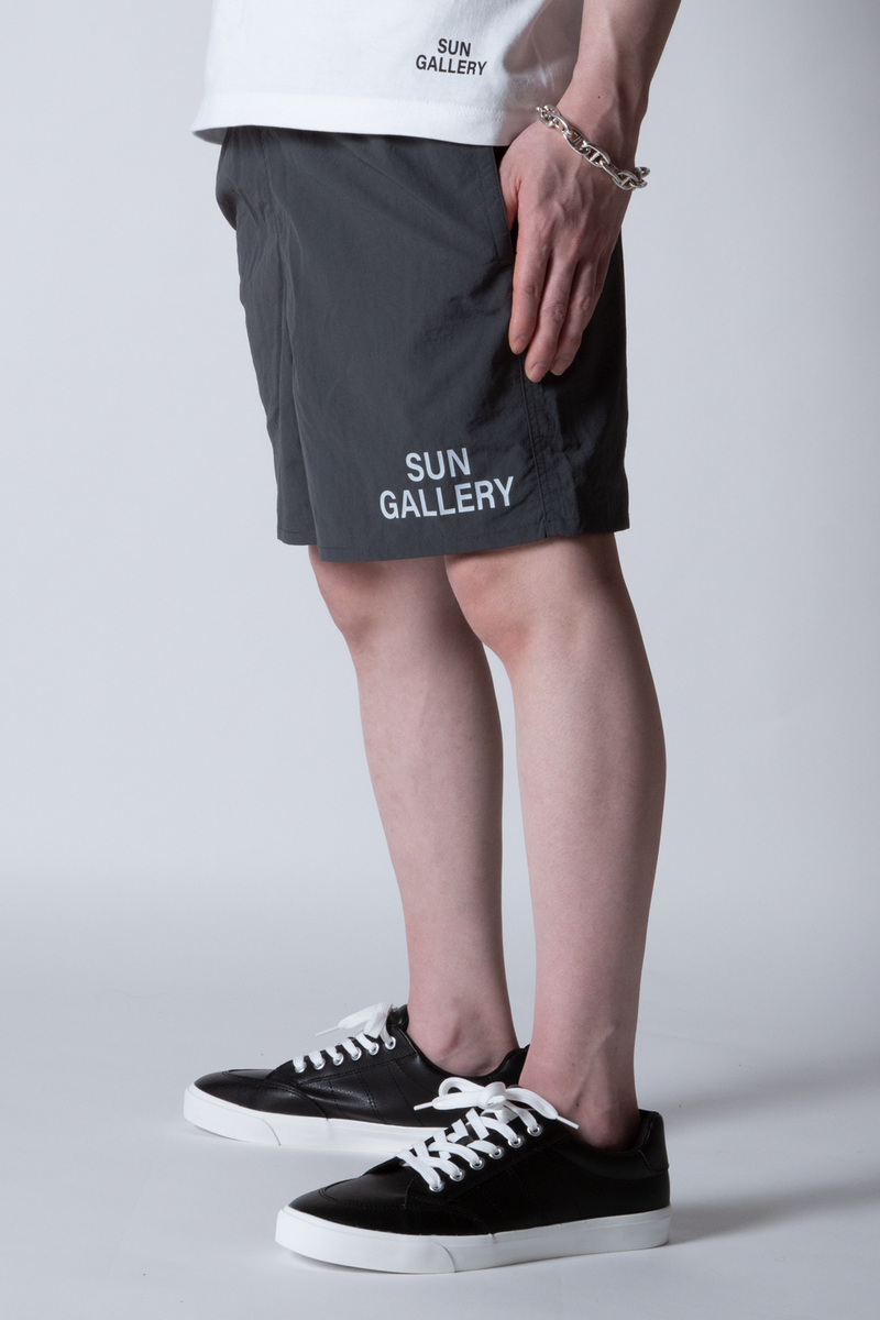 SUNGALLERY ナイロントラックハーフパンツ - グレー×ライトグレー