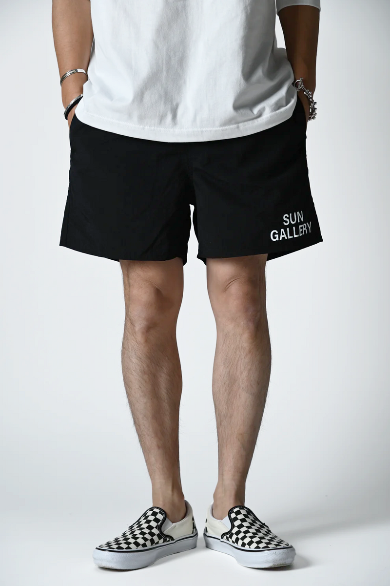 SUNGALLERY ナイロントラックハーフパンツ - ブラック×ホワイト