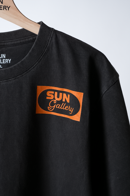 SUNGALLERY "THE TABLE" T-SHIRT