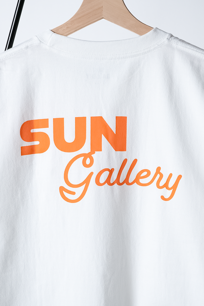 SUNGALLERY "THE TABLE" T-SHIRT
